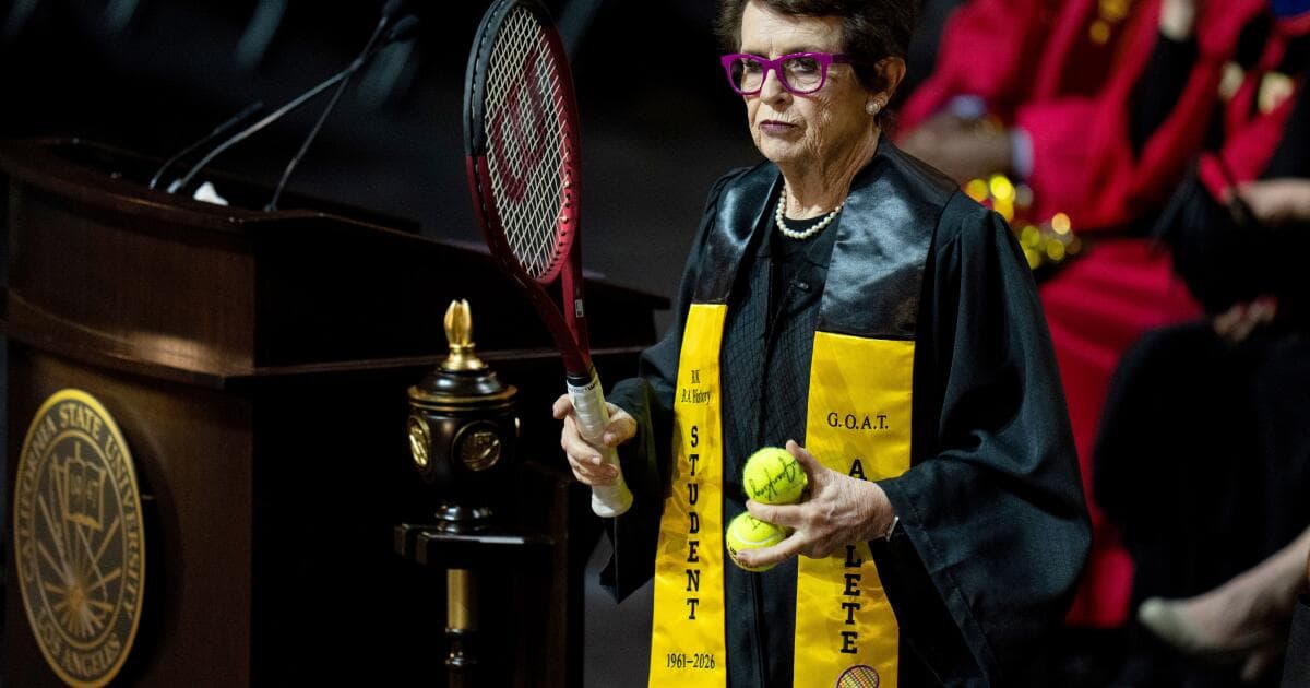 Tennis great Billie Jean King graduates from Cal State L.A. 65 years after enrolling