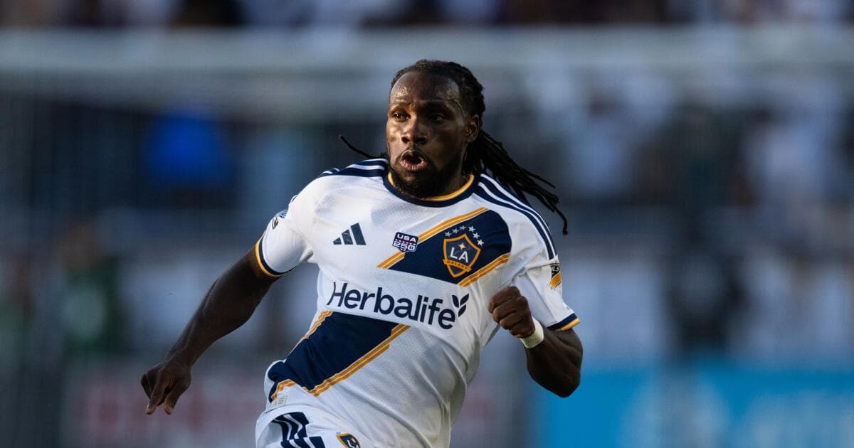 Galaxy's Joseph Paintsil wants to be the latest African soccer player to give back home